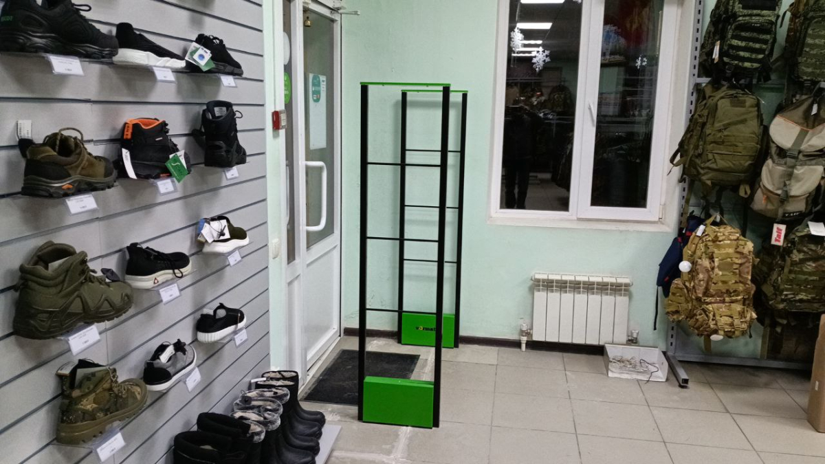 Магазин Блок Пост, г. Балаково, ул. Комарова 133А - проход 90 см2