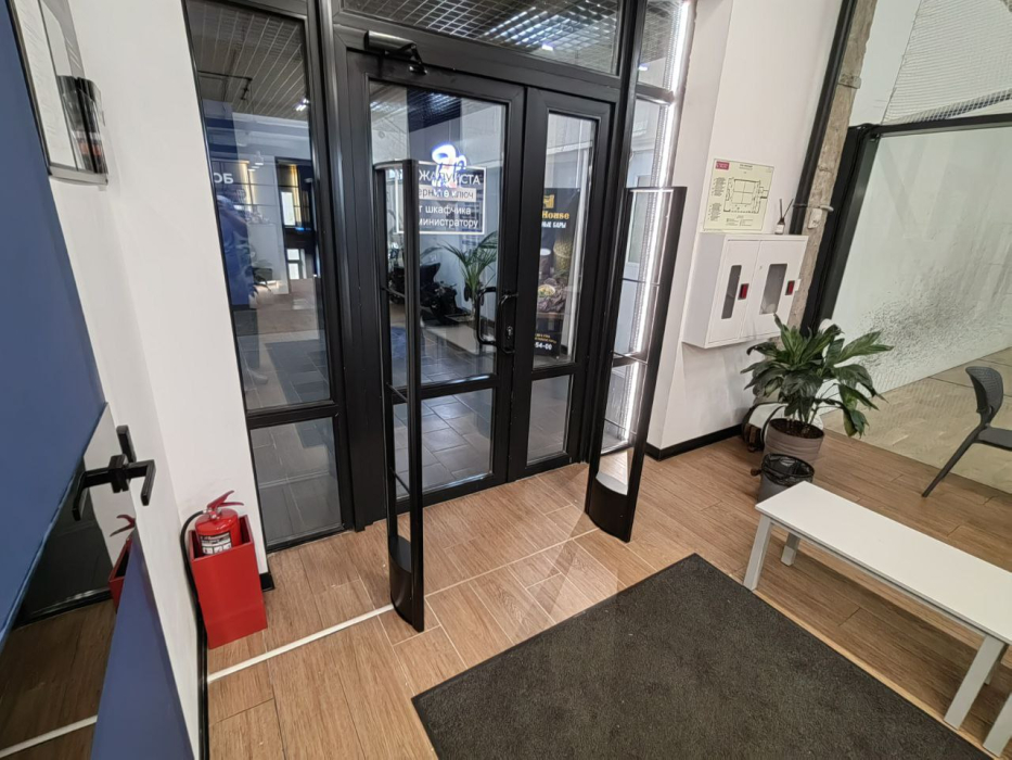 Спортивный клуб Октябрь, г. Санкт-Петербург, Октябрьская наб., 6В - проход 1 метр2