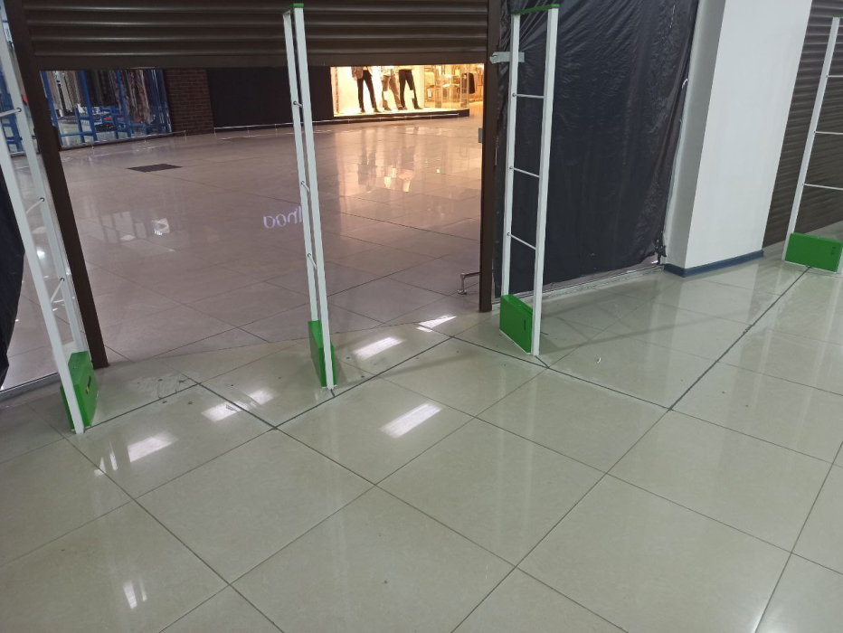 Магазин Секонд Хэнд, г. Иваново, ТЦ Евролэнд - 2 прохода по 2 метра1