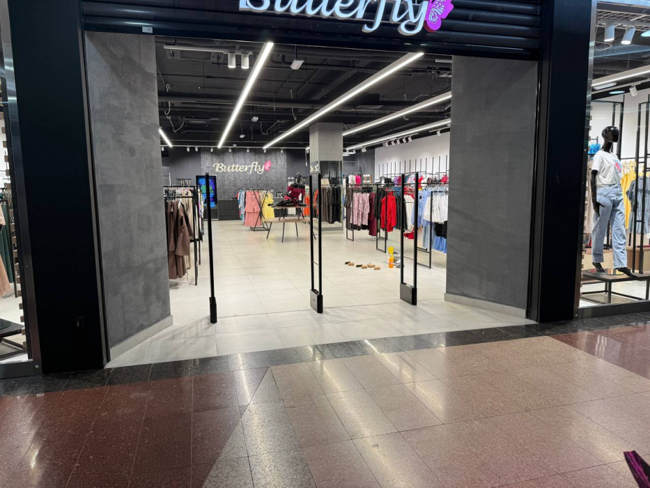 Магазин Butterfly, г. Барнаул, ТРЦ Арена - проход 260 см3