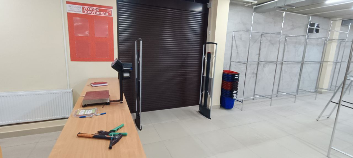 Секонд-хенд Лондон, г. Смоленск, ул. Багратиона 51/12  - проход 180 см3