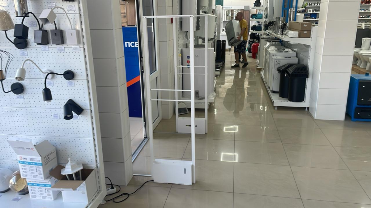 Магазин ПланетаСтрой, г. Мариуполь, Зелинского 112 - проход 160 см1