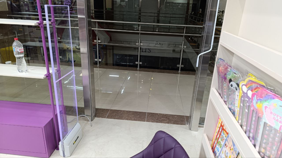 Магазин Magic Toys, г. Краснодар, ТЦ Красная Площадь - 2 прохода по 140 см3