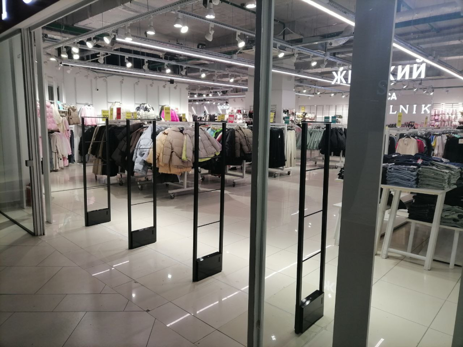 Магазин STOLNIK, г. Екатеринбург, ТРЦ Академический - проход 360 см2