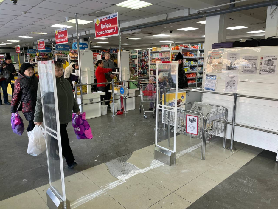 Гипермаркет Абсолют, Иркутская область, Усолье-Сибирское, пр-кт Комсомольский 58А - проход 3 метра1