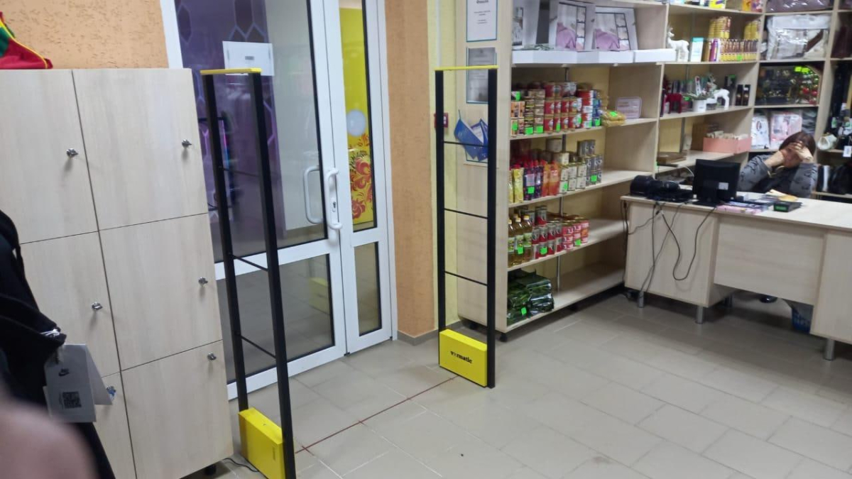 Магазин Фэмэли, п. Чертково, ул. Мичурина 16 - 2 прохода по 140 см2