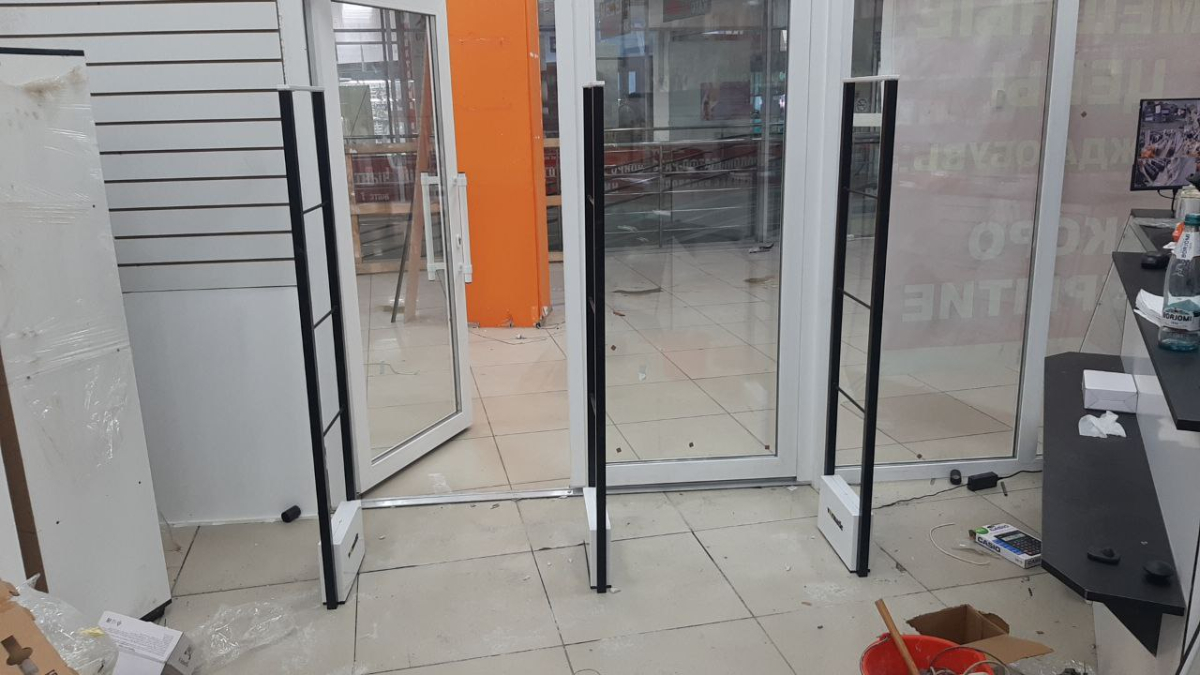 Магазин Смешные Цены, г. Воронеж, ТЦ Европа - проход 2 метра1