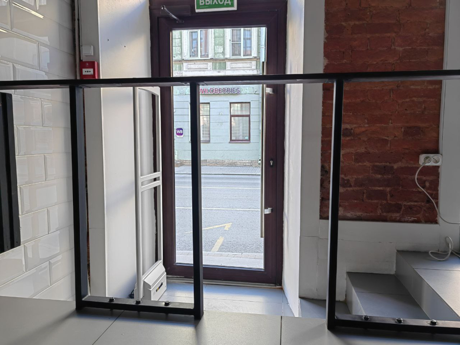 Магазин оптики Стиль, г. Санкт-Петербург, Вознесенский проспект 33 - проход 1 метр2