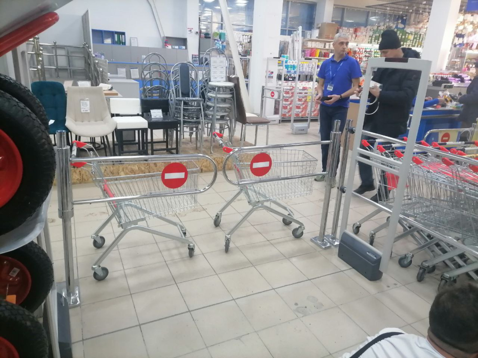 Гипермаркет Сом, г. Нижний Тагил, ул. Красноармейская 79 - проход 210 см1