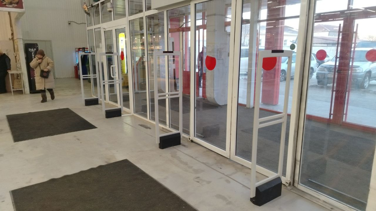 Гипермаркет Абсолют, г. Улан-Удэ, ул. Строителей 17 - 4 прохода по 2 метра4