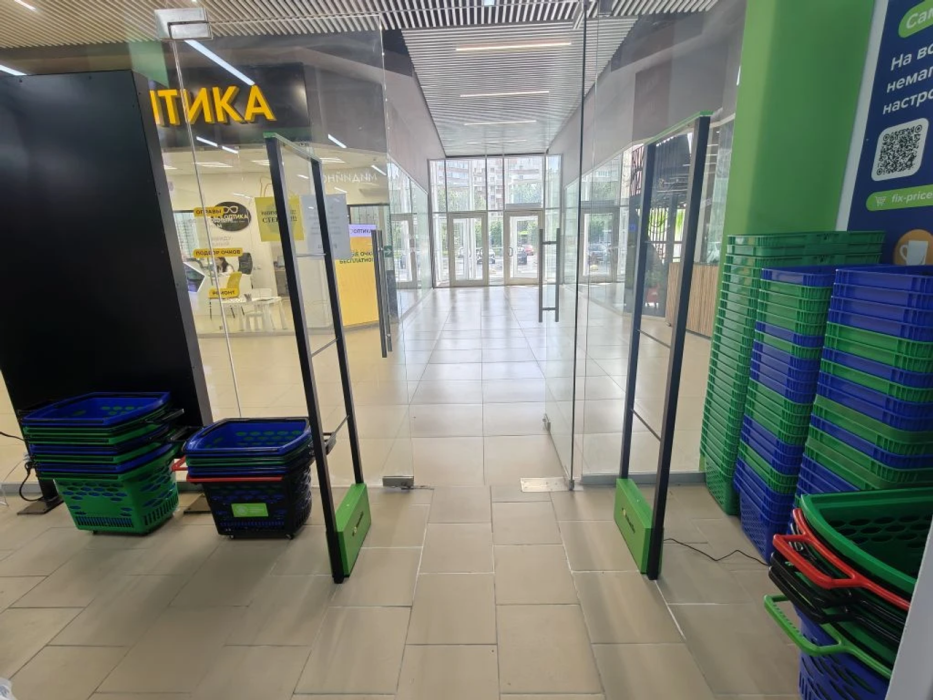 Магазин Fix Price, г. Тюмень, ТЦ Клён - проход 180 см0