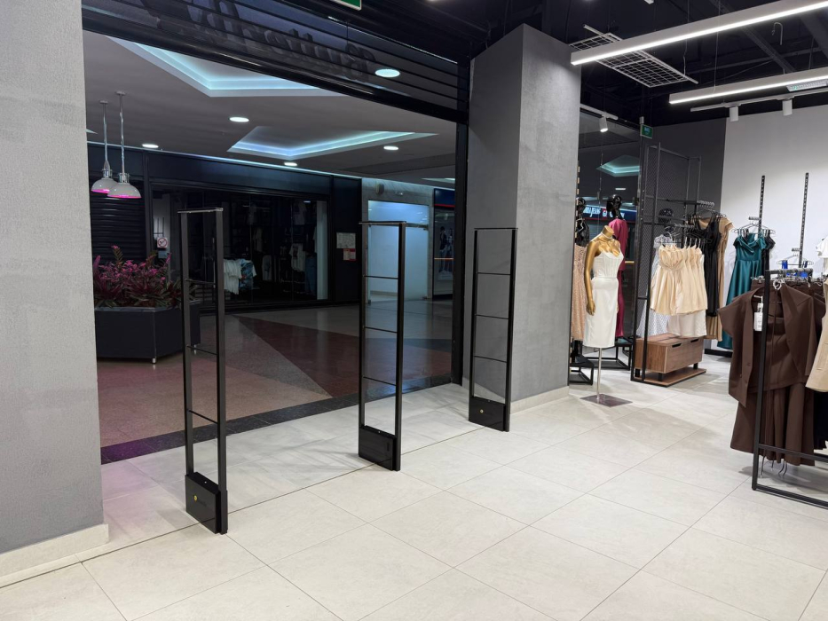 Магазин Butterfly, г. Барнаул, ТРЦ Арена - проход 260 см0