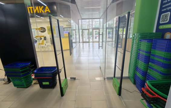 Магазин Fix Price, г. Тюмень, ТЦ Клён - проход 180 см