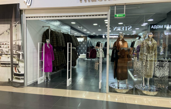 Магазин THE SHUBKA, г. Томск, ТЦ Смайл City - проход 3 метра