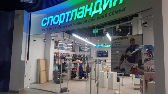 Магазин Спортландия, г. Москва, ТРЦ Галерея 9-18 - проход 180 см
