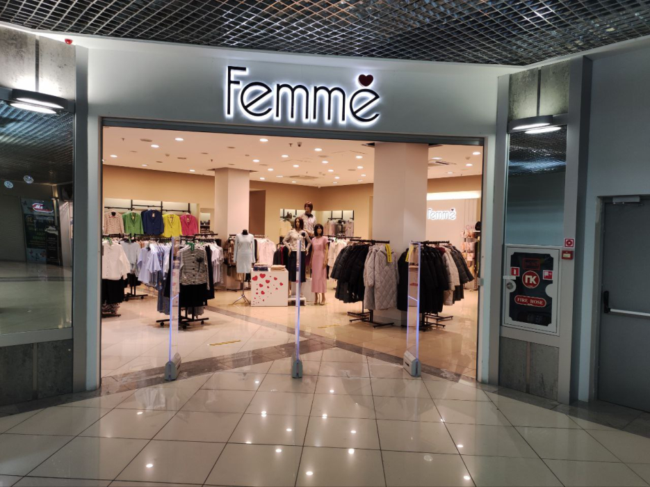 Магазин Femme, г. Пермь, Синема Парк Колизей - проход 4 метра3
