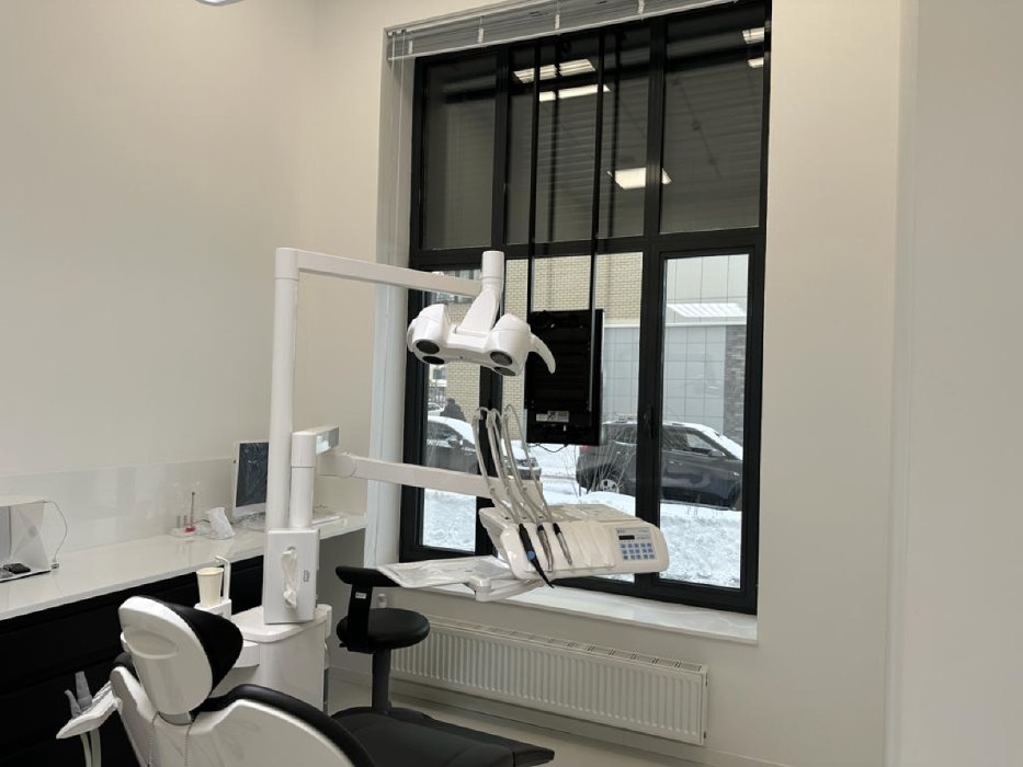 Panov Dental Clinic, г. Мытищи, пр-т. Астрахова, 54к4 - установка рекламного экрана3